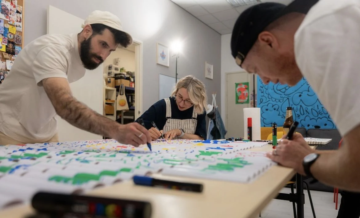 Live illustration collaboration on KOR water bottles in Amsterdam